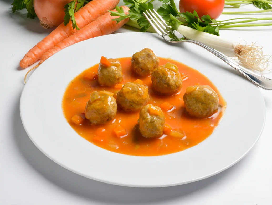 Presentación de Albóndigas a la jardinera